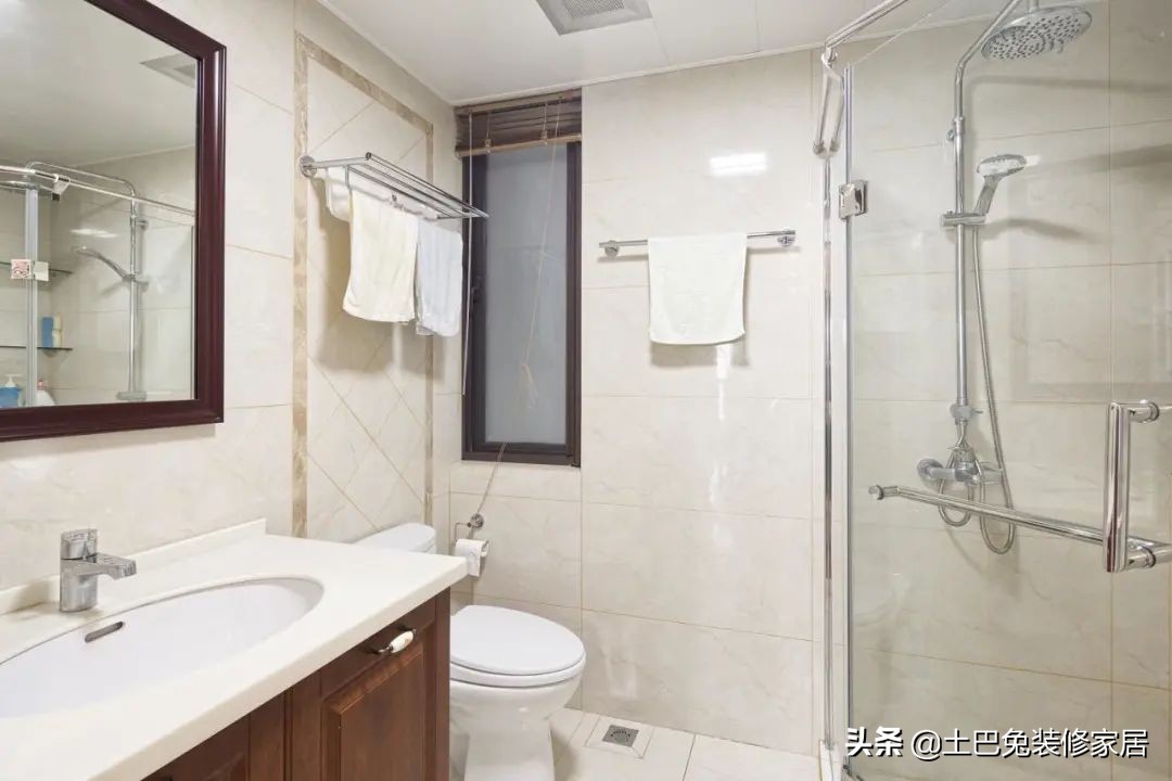 两夫妻的第1套房，榻榻米落灰、冰箱门打不开、下雨地漏反味…