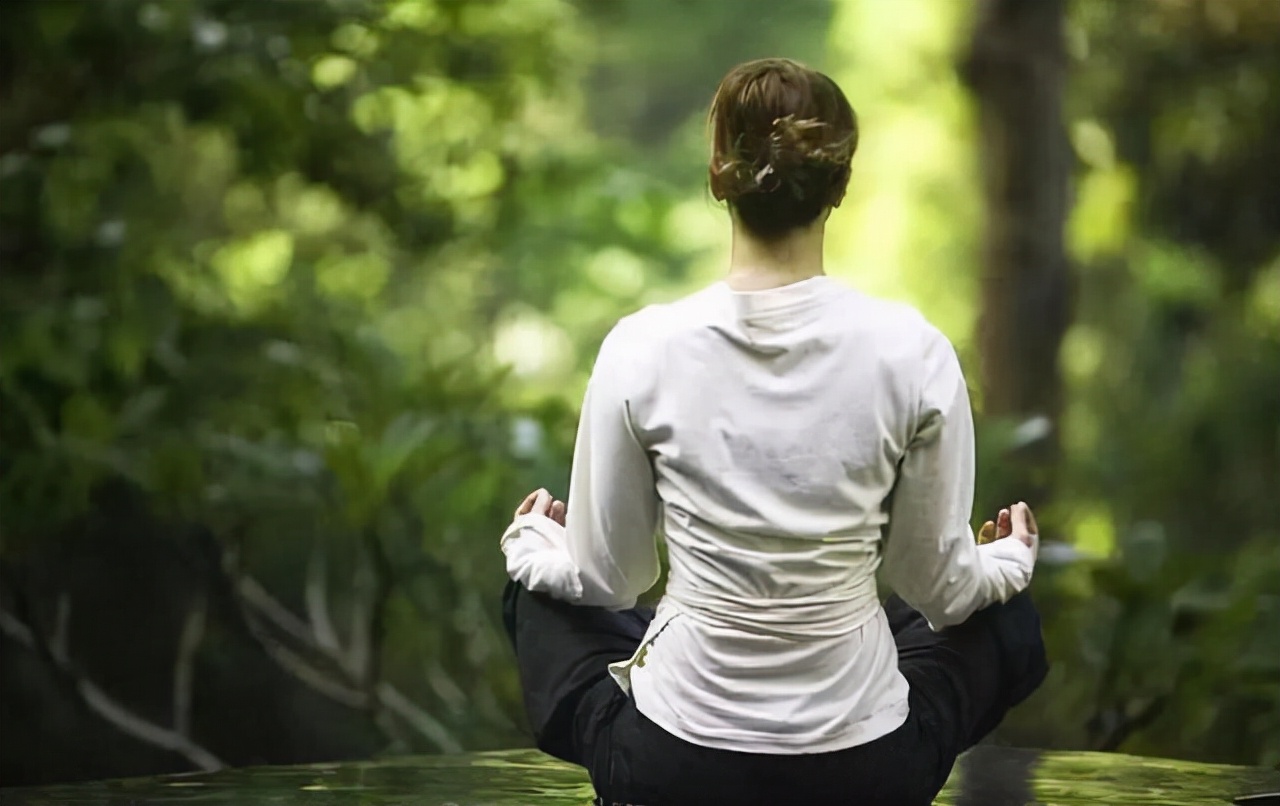 中药调理平稳度过围绝经期,女性什么时候绝经最正常的