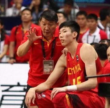 易建联与周琦谁的实力更强,周琦为什么这么难超越易建联