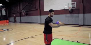 篮球新手怎样提高投球命中率,篮球技巧收藏夹