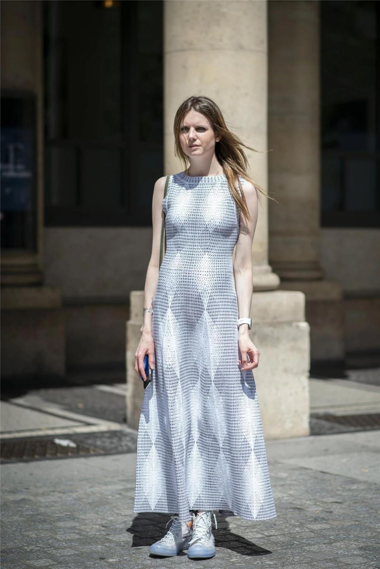 40岁女人不能穿花裙子吗,40岁女人不要穿这4种衣服