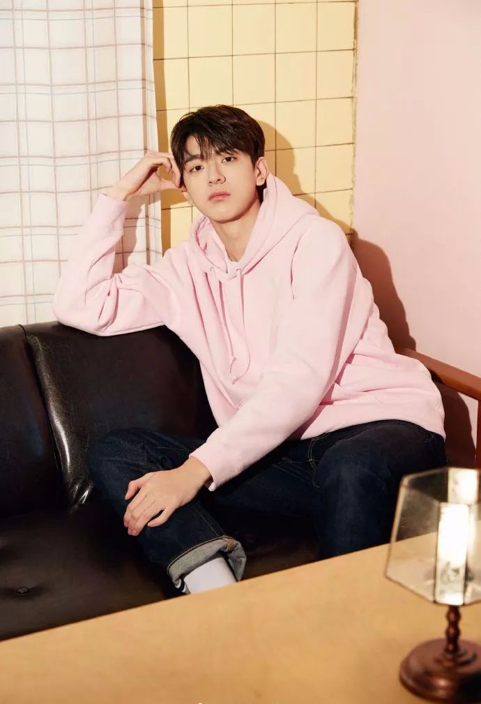 林一匡威同款,林一西装匡威