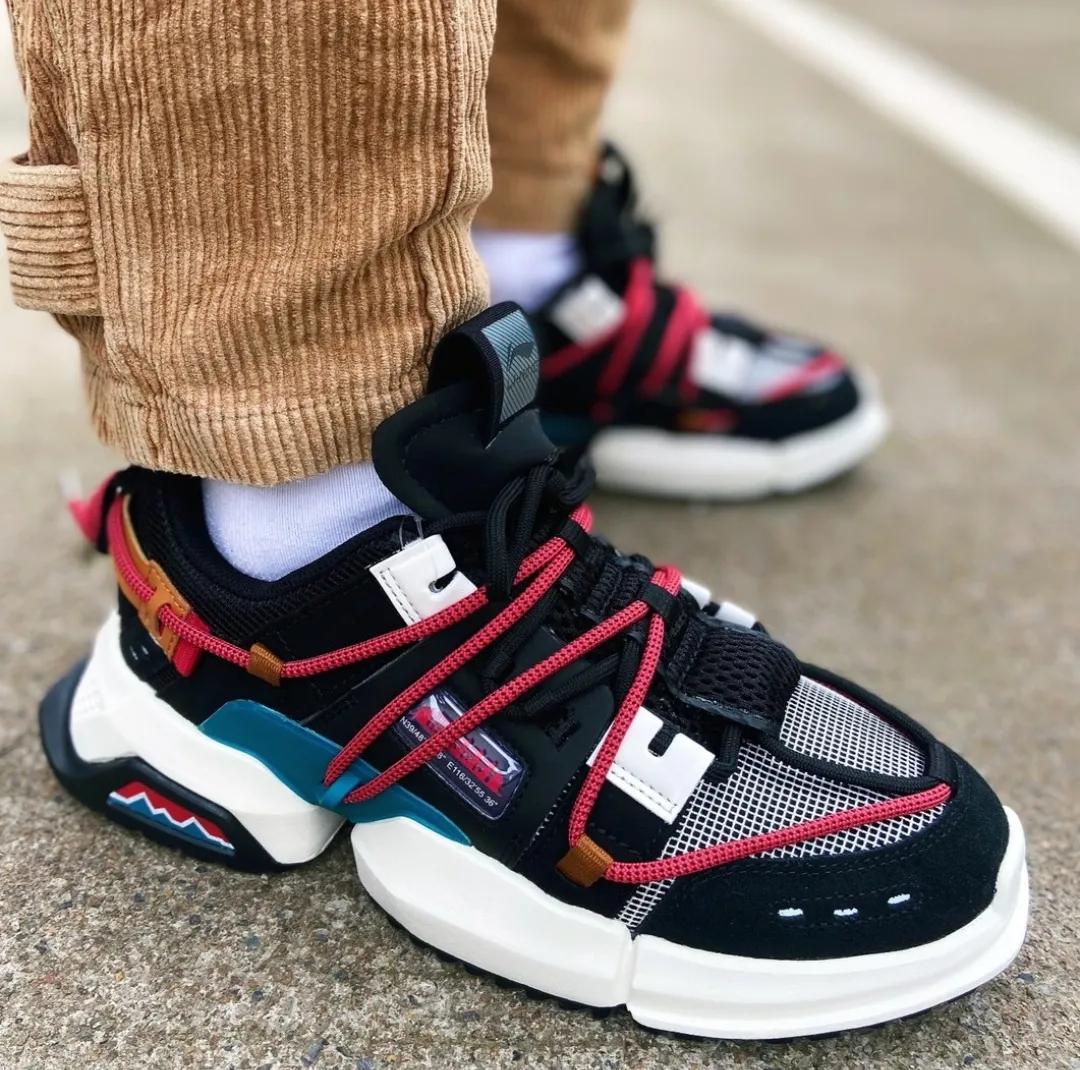 李宁几年前的走秀款！放现在也不过时