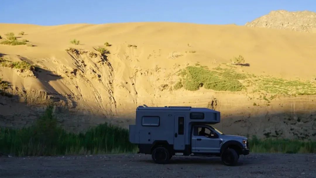 茫崖艾肯泉夏季游攻略,青甘大环线艾肯泉