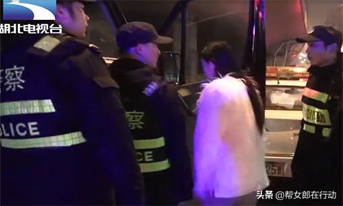 卖淫团伙在网络发布招嫖信息，抓捕视频曝光