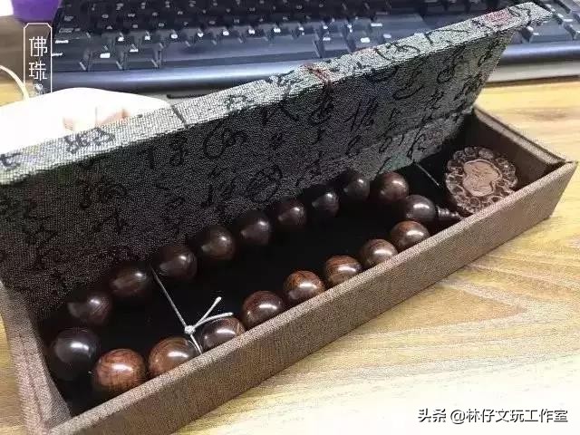 老山檀香手串男士戴多大尺寸,男士戴牦牛角手串多大尺寸的