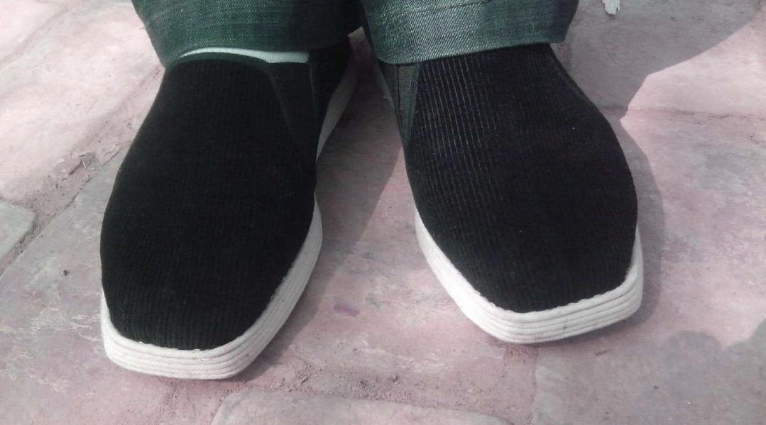 一双二十年的老布鞋,一双破布鞋
