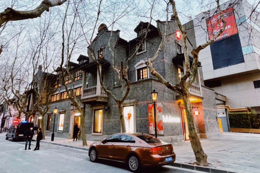 上海lululemon旗舰店开业 (lululemon新天地开业)