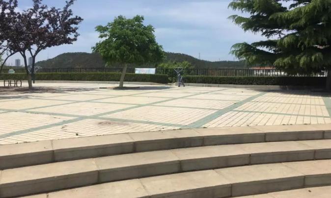 各地正在建设的专业足球场,大连市新足球场地图