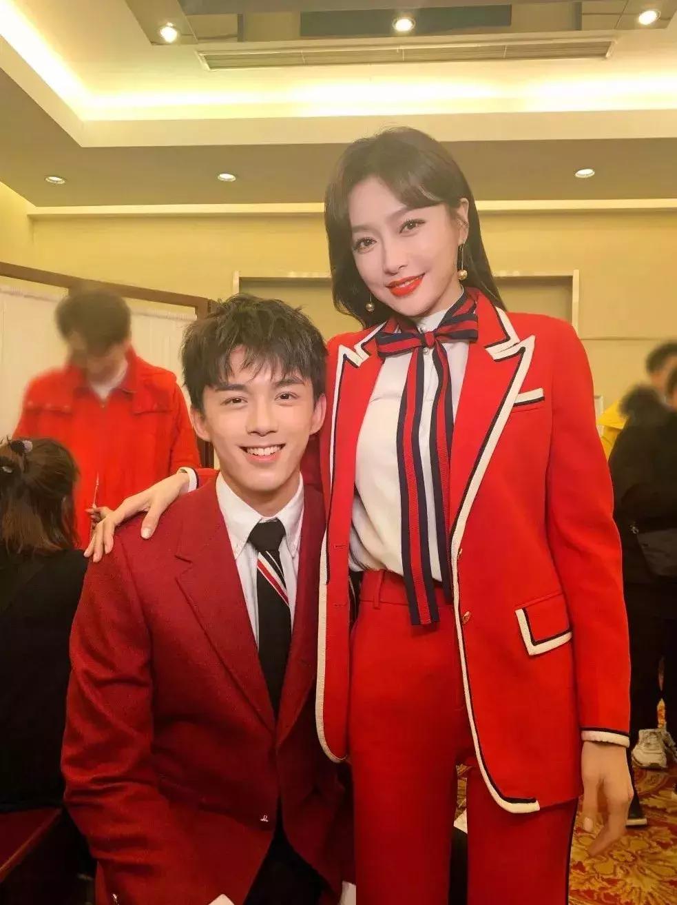 女明星怎么那么好看,中国女星春晚造型