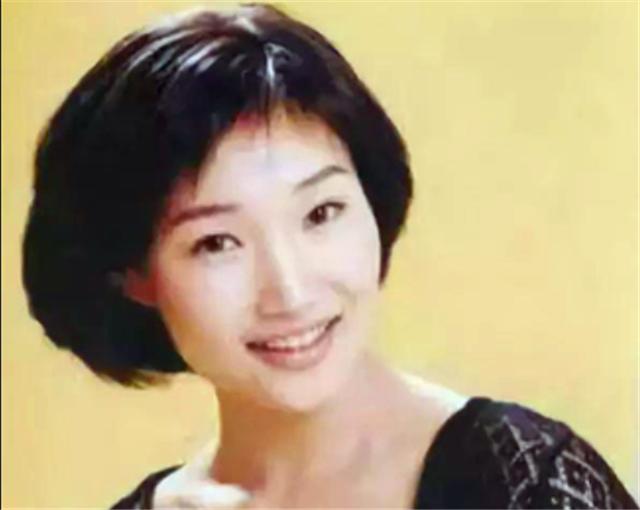 央视主持人李梓萌的父亲叫什么名,央视主持人李梓萌年龄