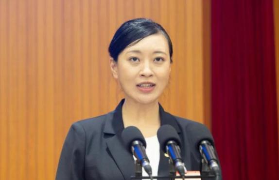 怀来年轻女县长,34岁女博士当选县长