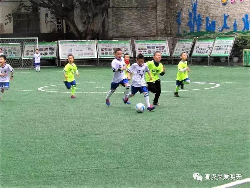 祝贺我校被评为先进学校,四川首批校园足球示范学校