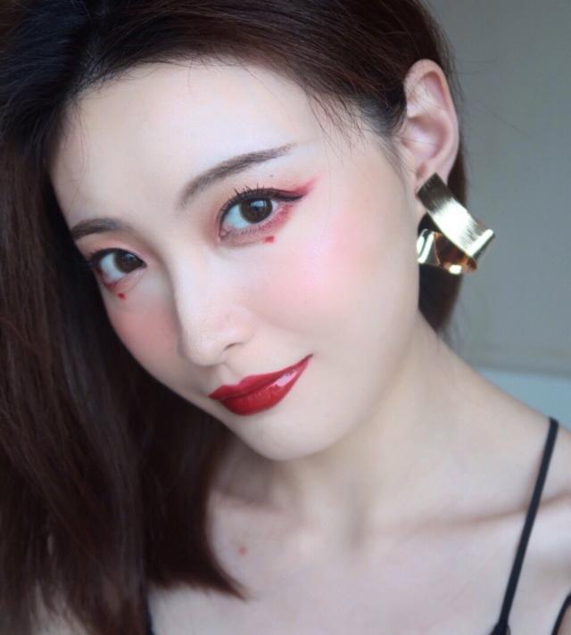 桃花眼丹凤眼狐狸眼杏眼柳叶眼,桃花眼丹凤眼杏眼狐狸眼是怎样的