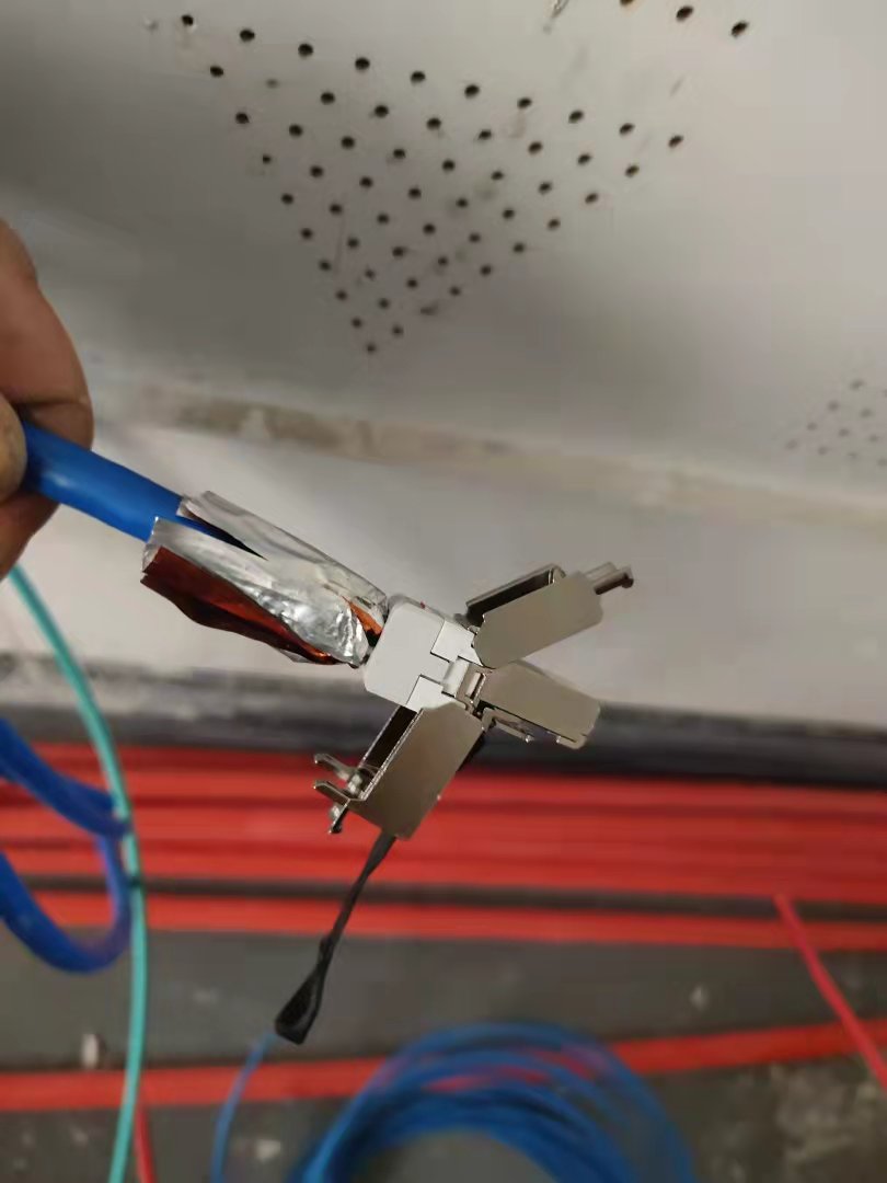 超6类网线都是带屏蔽的吗,超六类网线有没有自带屏蔽