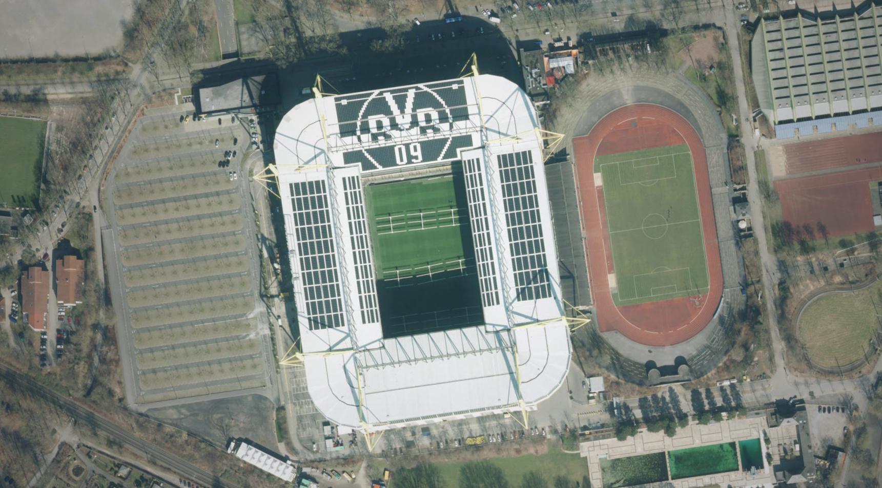 卫星地图看伯纳乌,欧洲十大足球场外观