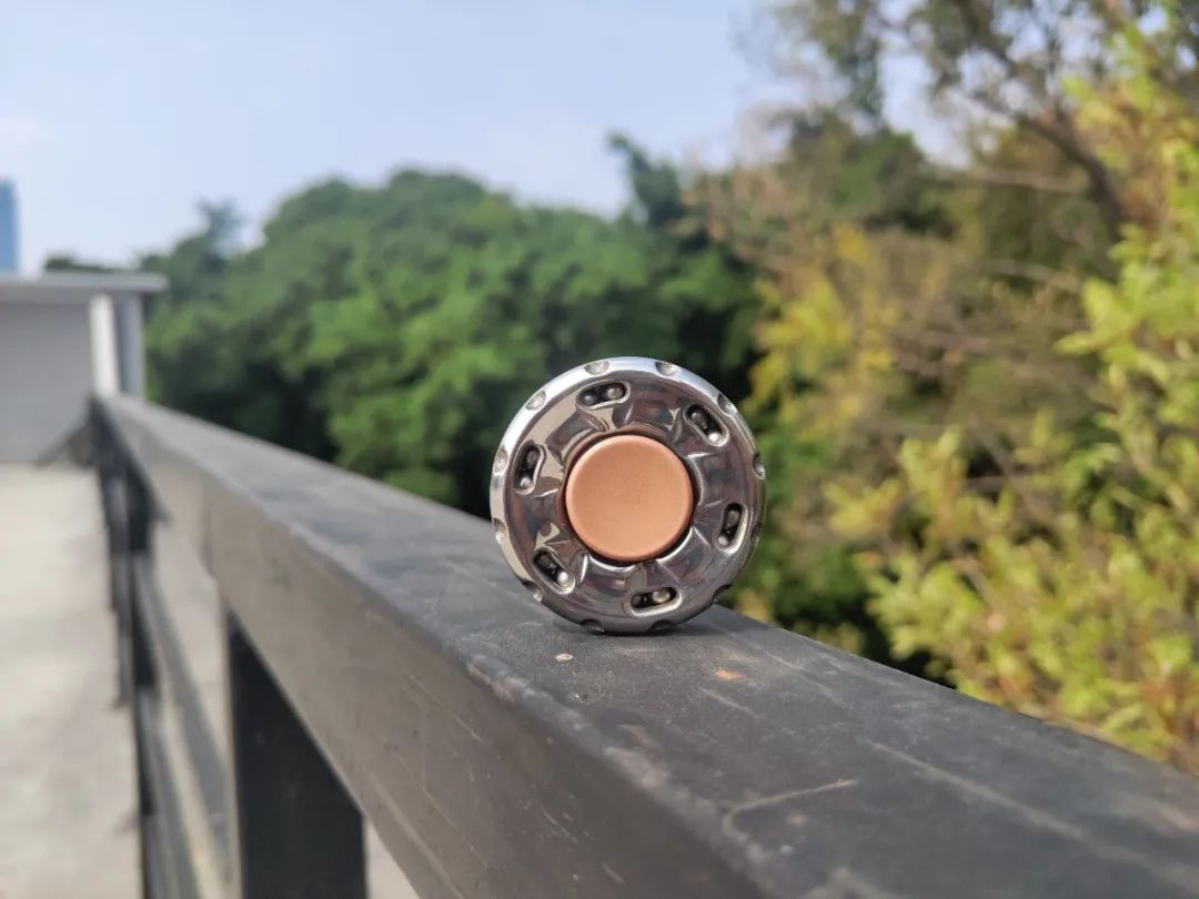 成年人能玩的指尖陀螺,随时随地玩的指尖陀螺