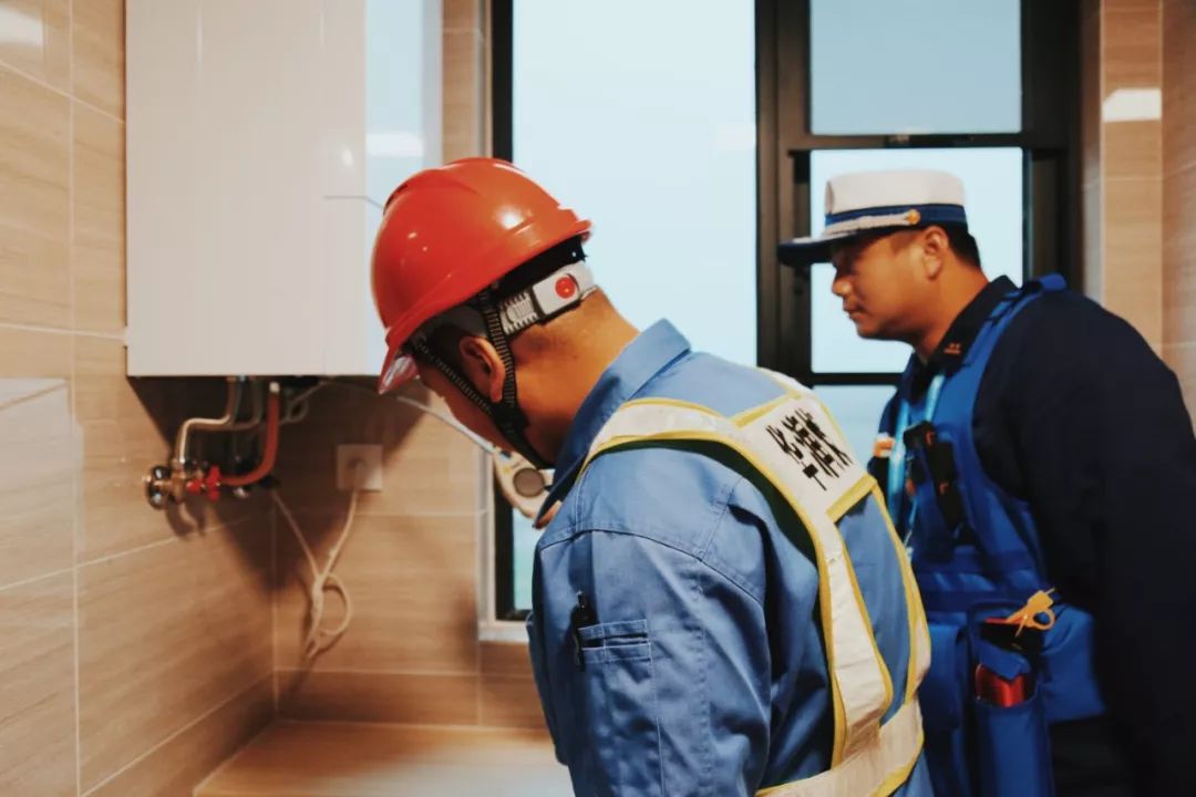 走，带你去看黄家湖畔的“蓝马甲”