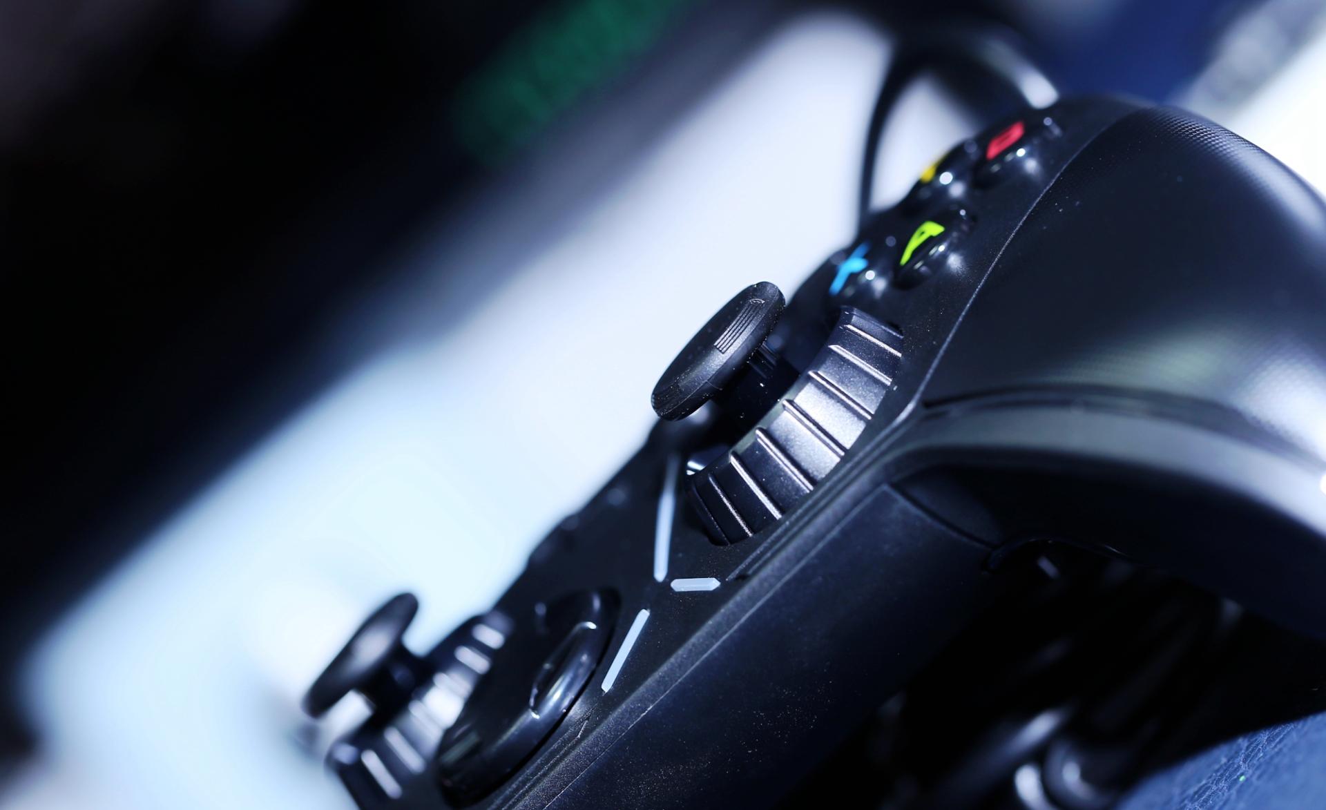 北通阿修罗3手柄玩神力科莎,北通阿修罗3游戏手柄无线版设置