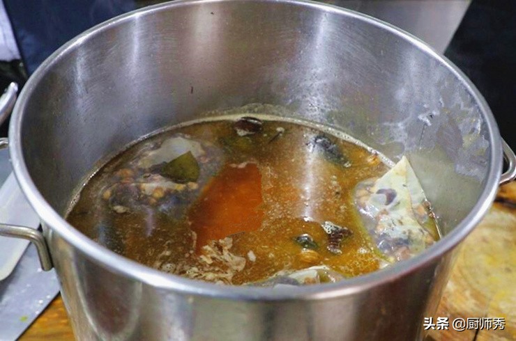 大厨教学做灌汤包视频,大厨教你卤水的做法