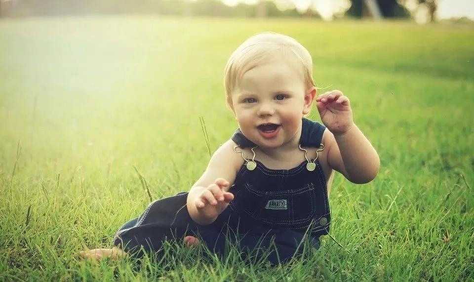 衣服湿了不换会怎样,衣服湿了需要马上洗吗