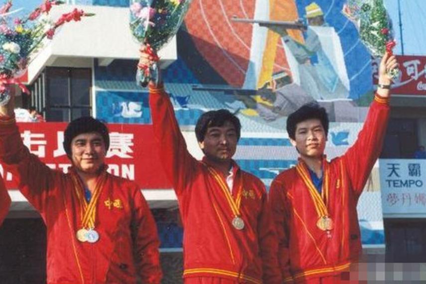 吴京的穿搭,吴京穿搭硬汉