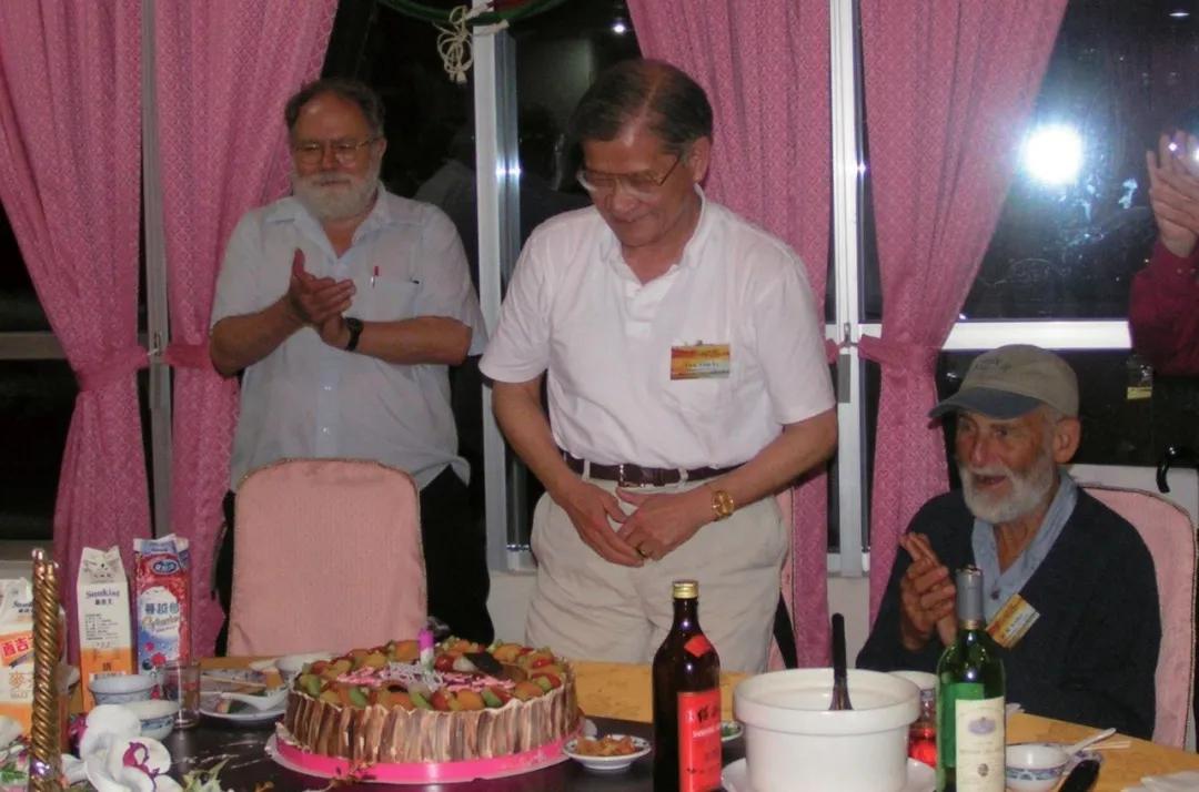 数学家李天岩简介,李天岩数学家