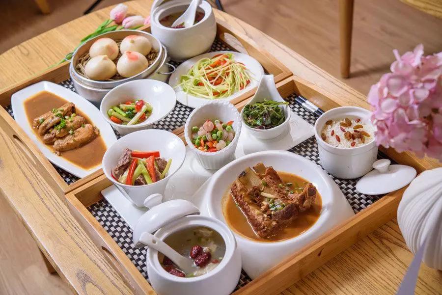 女人坐月子吃什么才有奶水,月子期要注意的几条黄金饮食原则