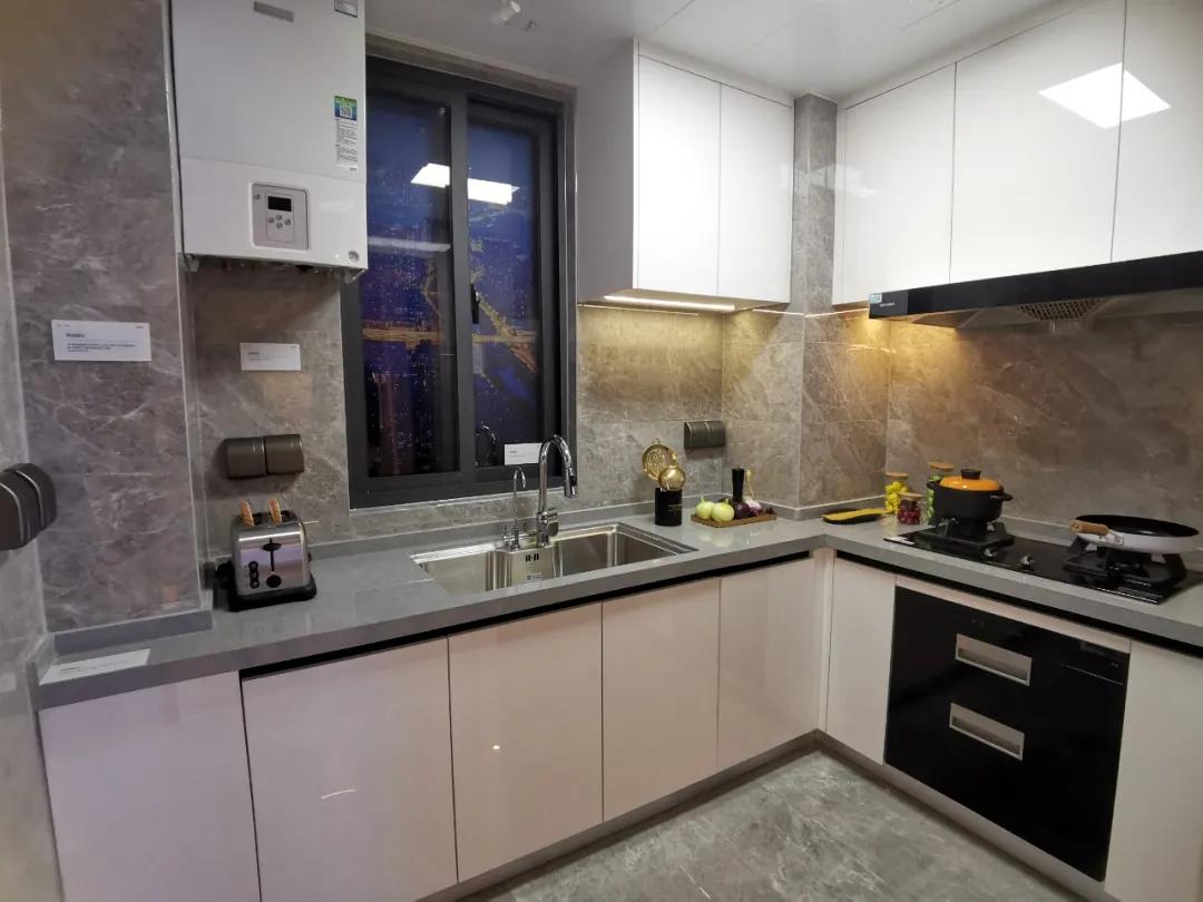 南京赛虹桥淮风晓月,南京上铁淮风晓月值得购买吗