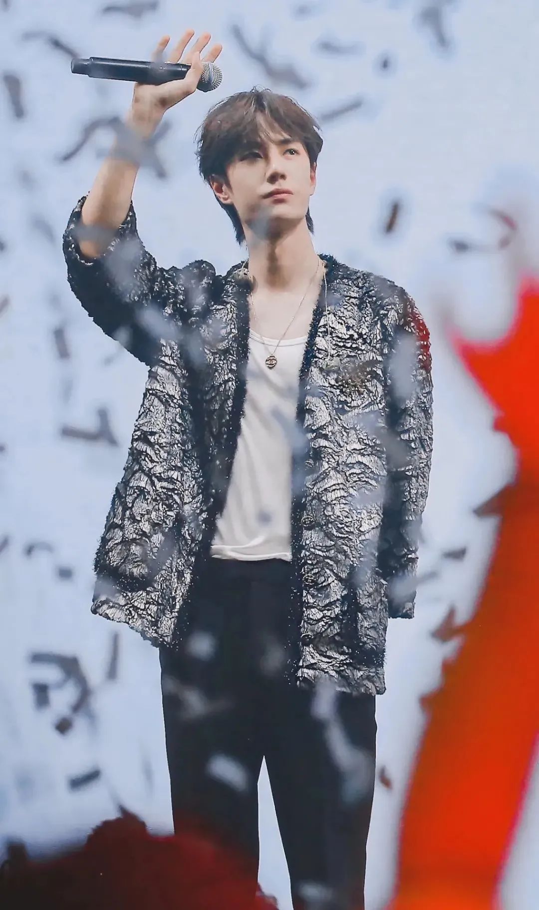 王一博的女性魅力,王一博穿女装vs肖战穿女装