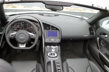 视频测试-奥迪R8V10Spyder:自由V10