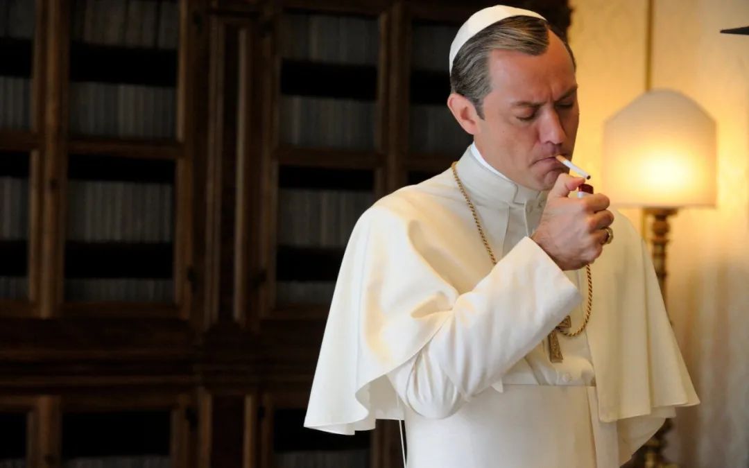 凡尔赛学经典反例,这部电影讲述了虚假繁荣的极端