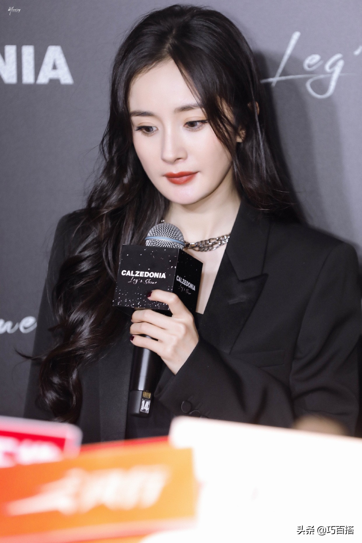 杨幂这腿也太好看了！又长又直的大长腿，性感妩媚气质范儿