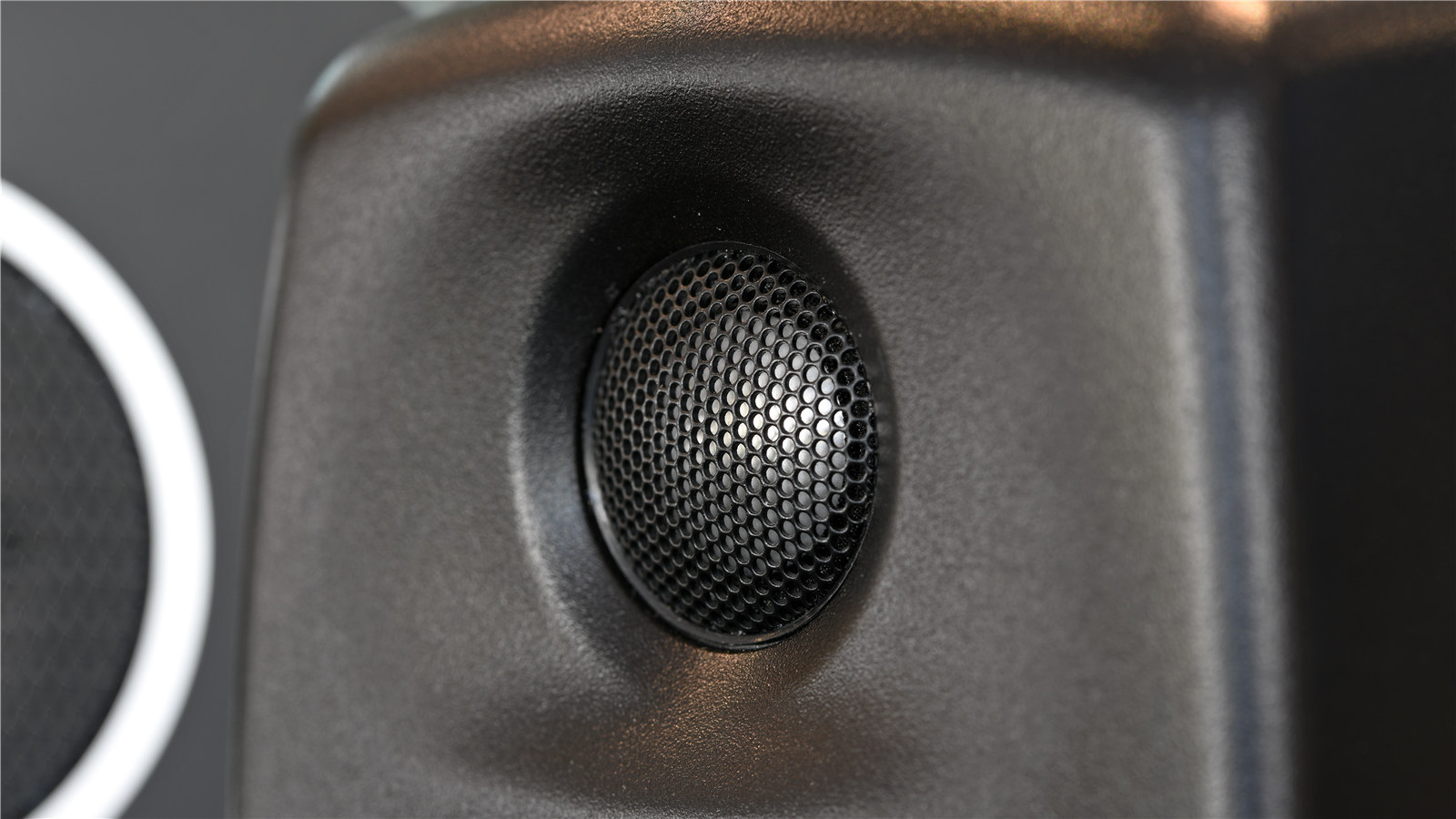 g-one闊崇 (鐪熷姏g one 闊崇)