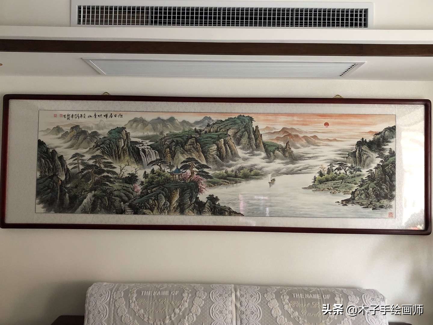 适合背景墙挂的山水画,极简风客厅背景墙挂山水画