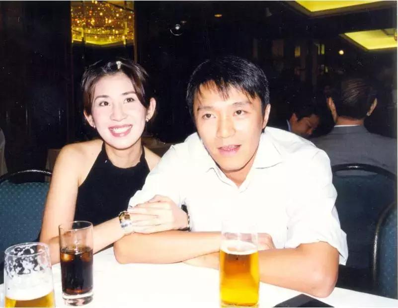 抛弃糟糠之妻的香港男星,因为丑被男人抛弃电影