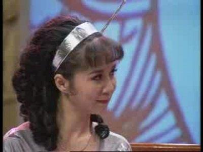 除了张曼玉、范冰冰，网红也难逃蔡明定律，额宽眼大犹如外星人