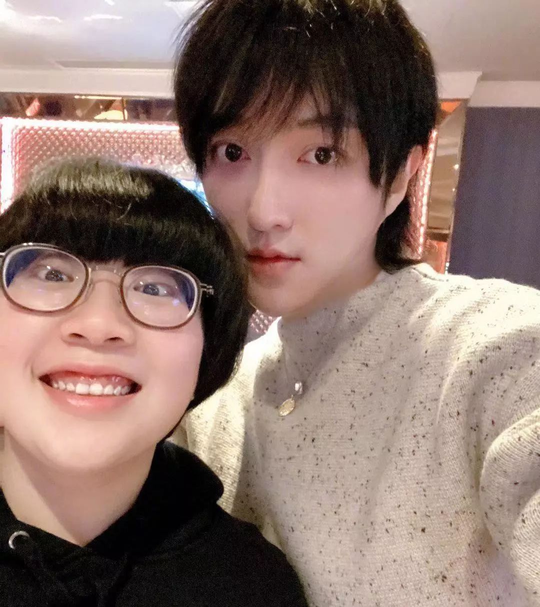 肖骁说更喜欢在颜如晶身边的自己,颜如晶肖骁一起参加了什么节目