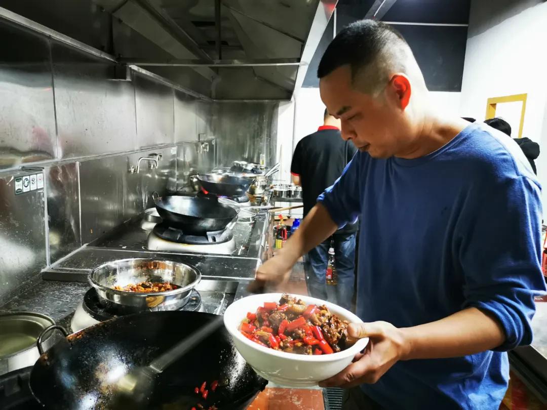 神经哥回归过程,神经哥原唱歌曲