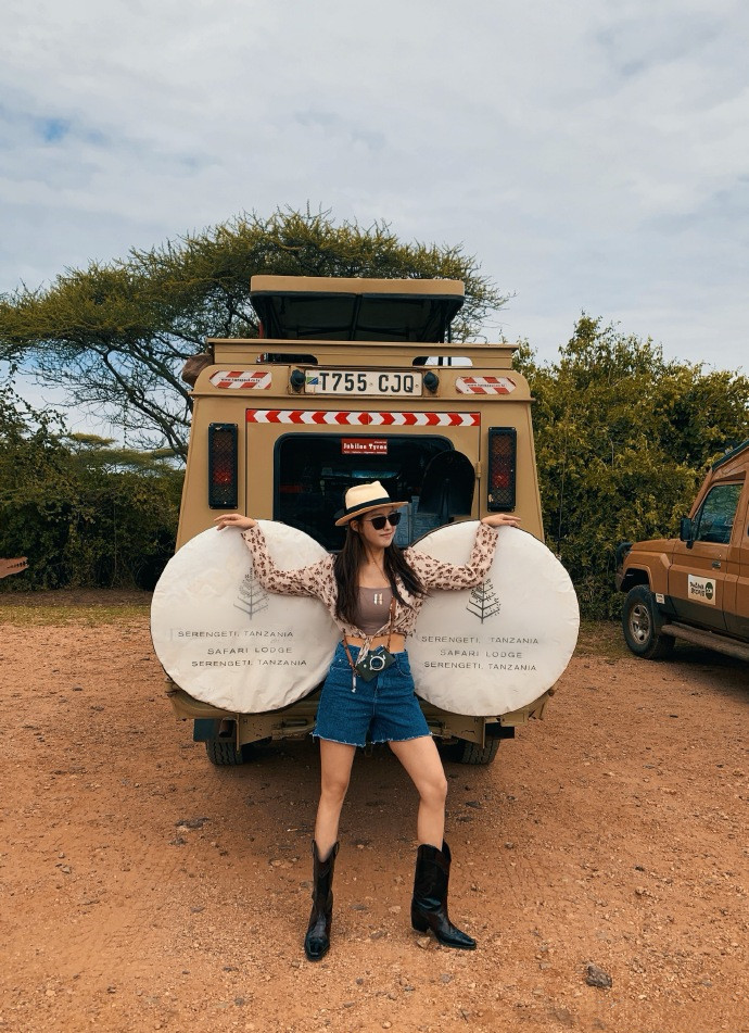 朴孝敏极简穿搭质感十足,朴孝敏最新穿搭