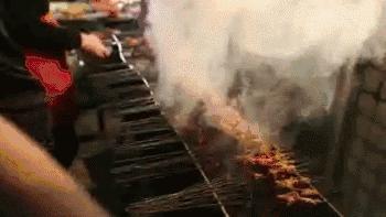 厨房油烟危害和吸烟危害哪个大,长期吸入炒菜油烟的危害