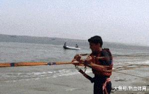 终于下班了搞笑gif图片,搞笑gif上班的时候打瞌睡尴尬了吧