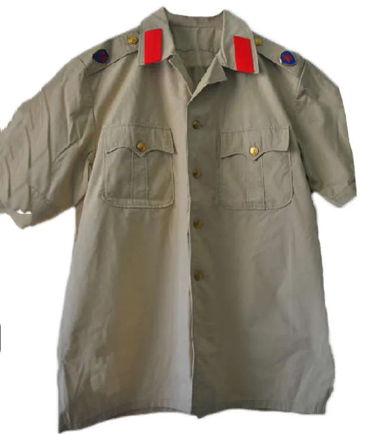 70年代穿白色警服的警察一身正气,监狱警察警服变迁史