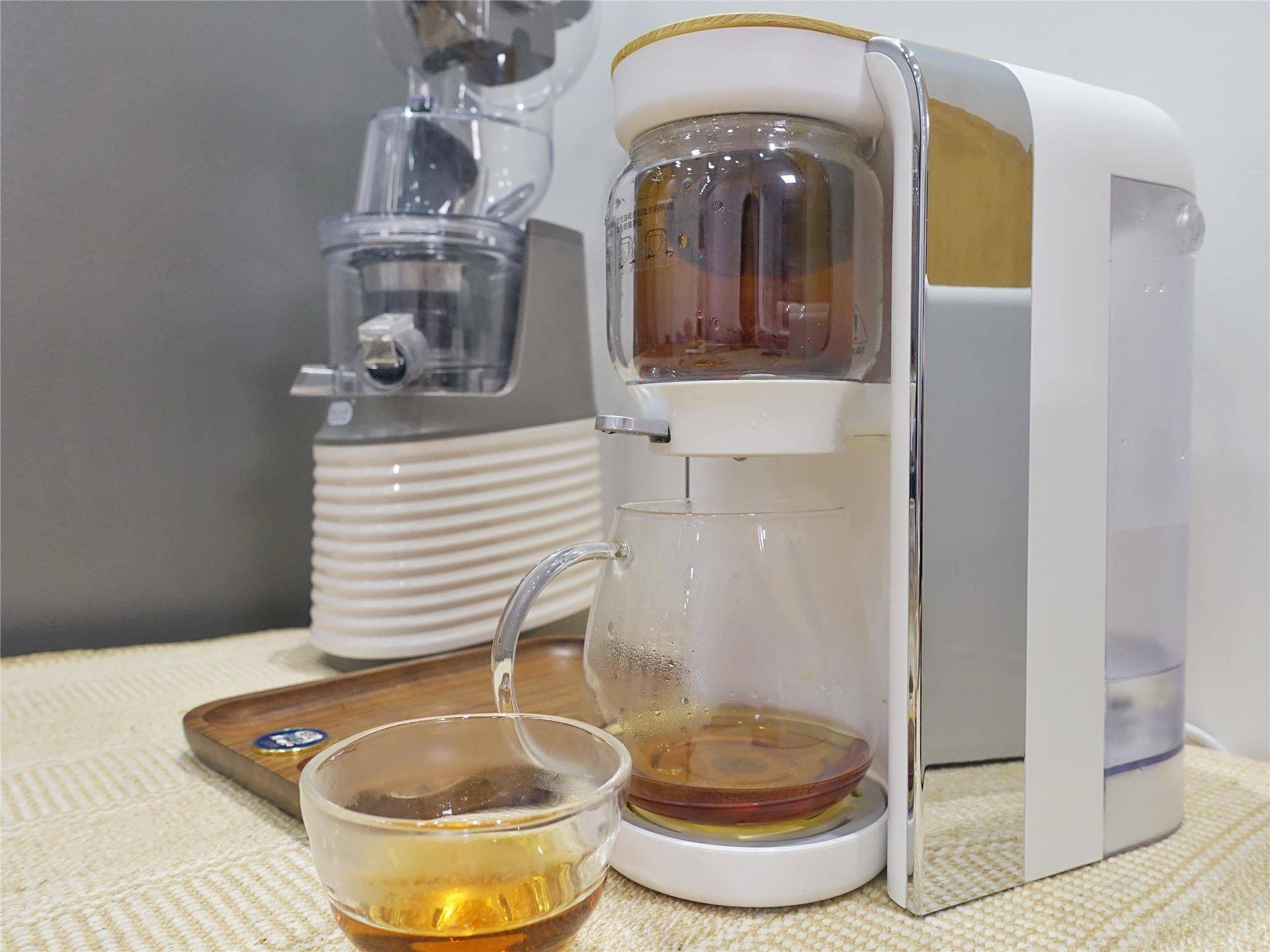 速热饮水机跟茶吧机哪个更实用,即热式茶饮机怎样使用