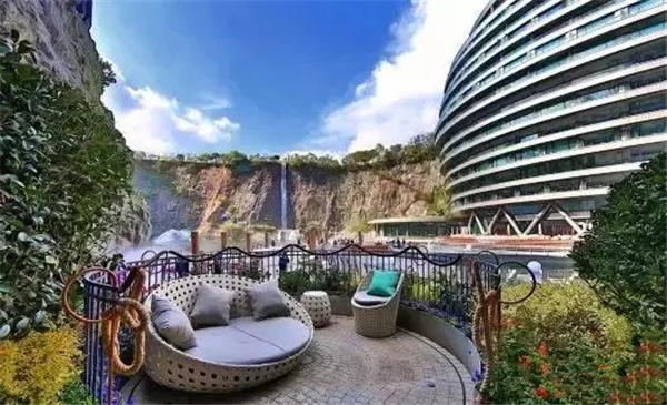 世界十大奇迹之一中国深坑酒店,世界建筑奇迹深坑酒店