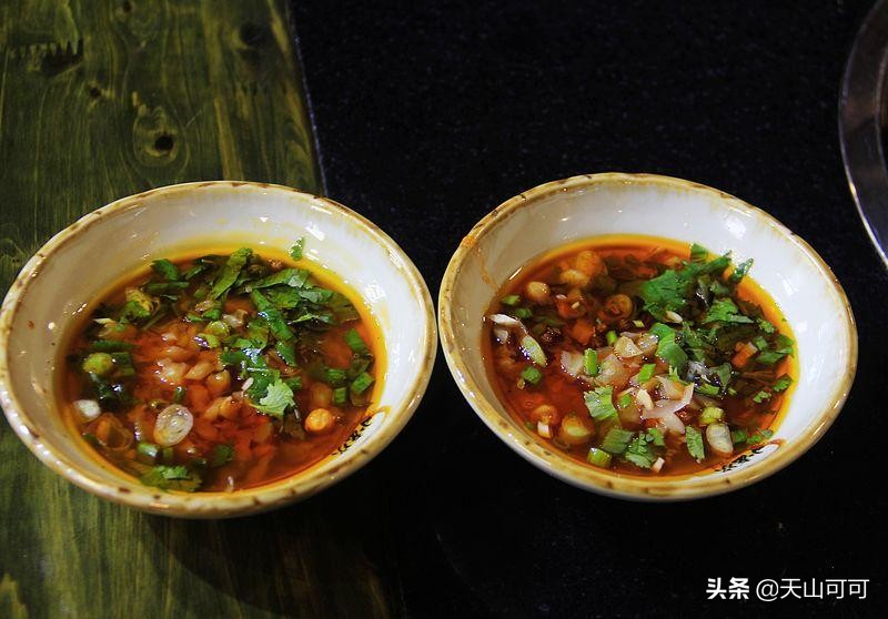 老北京火锅蘸料怎么调才好吃,海底捞火锅蘸料怎么调才好吃