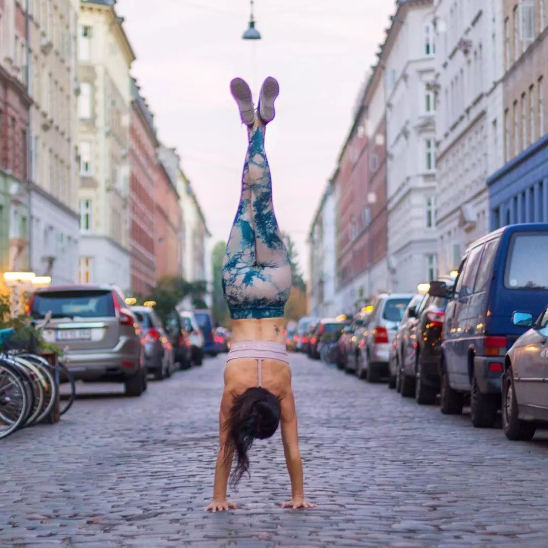懒人练腰部的瑜伽,燃烧腰部脂肪的瑜伽体式