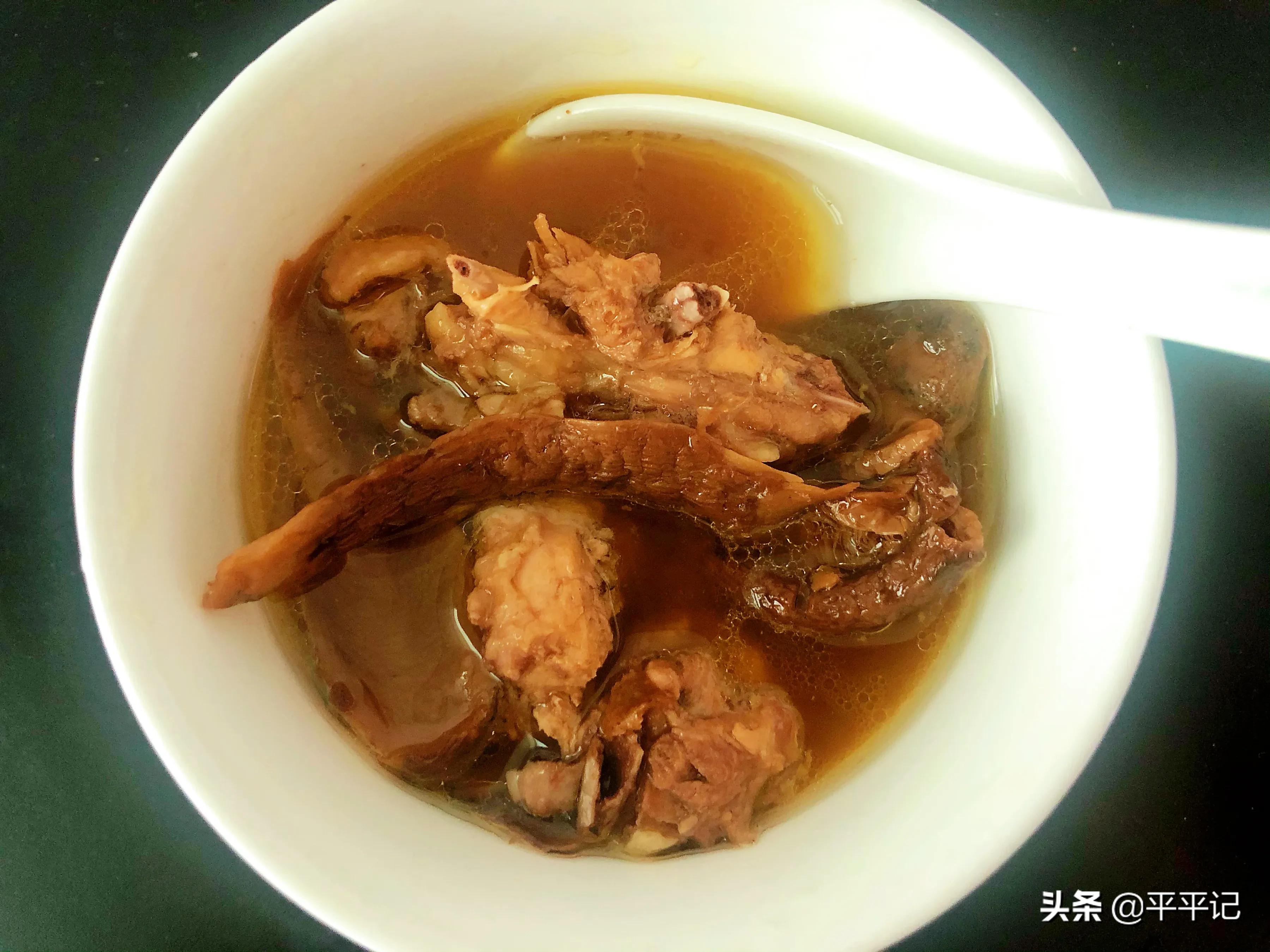 松茸炖鸡正宗做法,松茸炖鸡汤的做法大全窍门