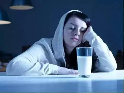 试管移植后腹痛?别担心,一起来看看是什么原因