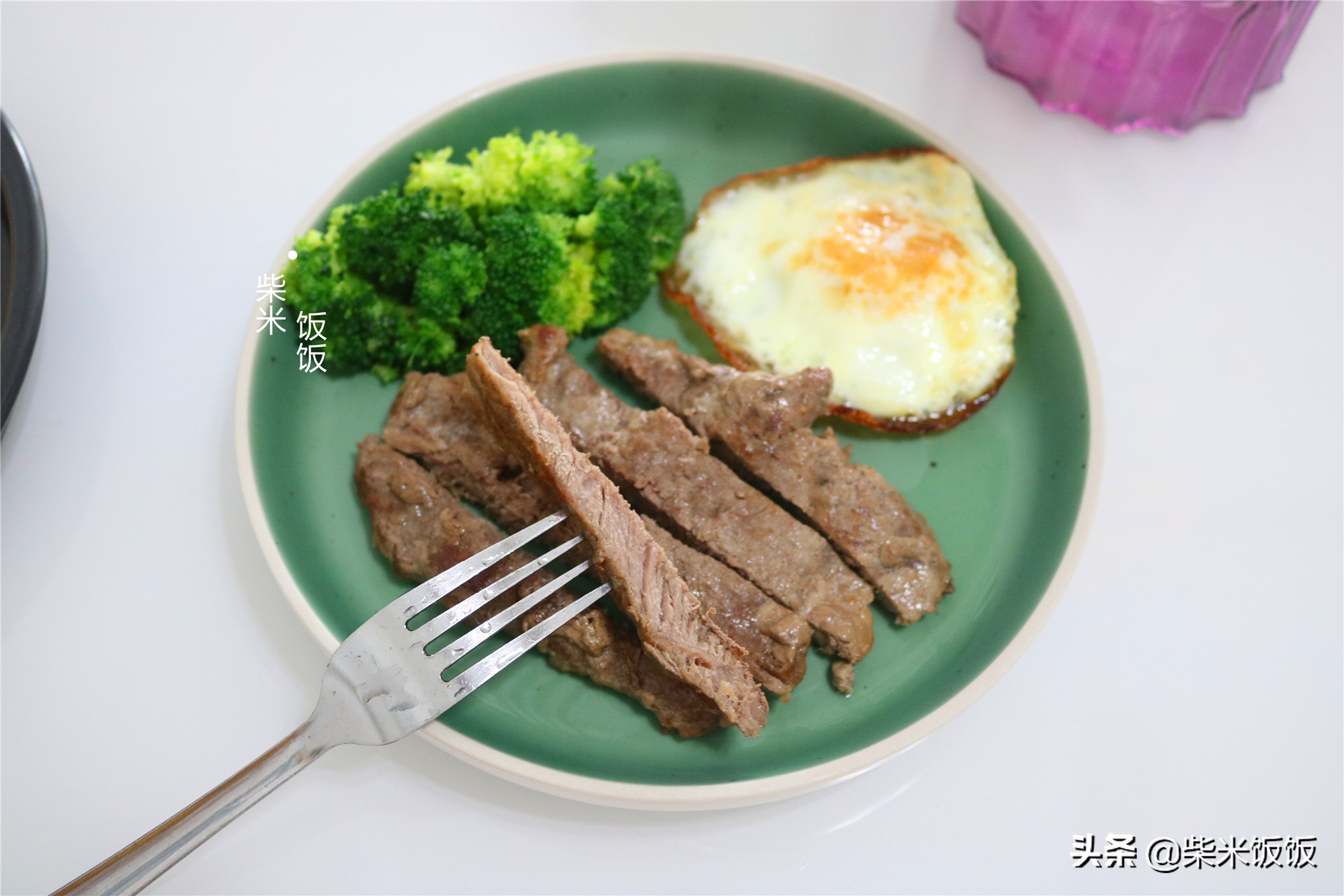 自己做牛排需要买哪个部位的牛肉,新鲜牛肉做牛排怎么腌制好吃又嫩